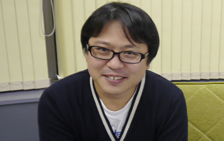 デザイナーの町田さんが笑っている